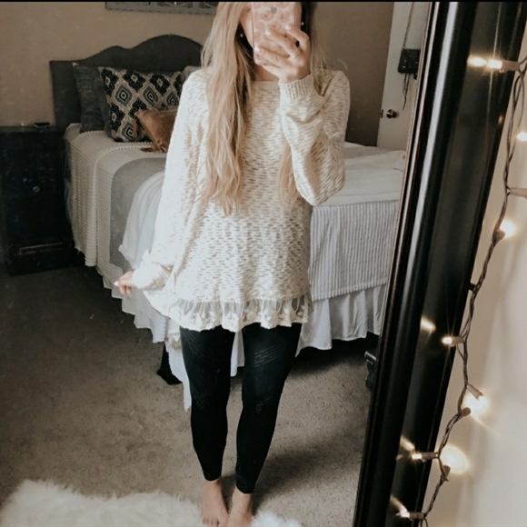 👚 Crystal-Kobe Cream Lace Trim Pullover Sweater - Picture 1 of 7